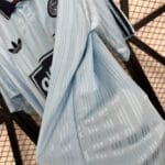 Camiseta Oasis Band Retro Blue V. Adultos - Imagen 4